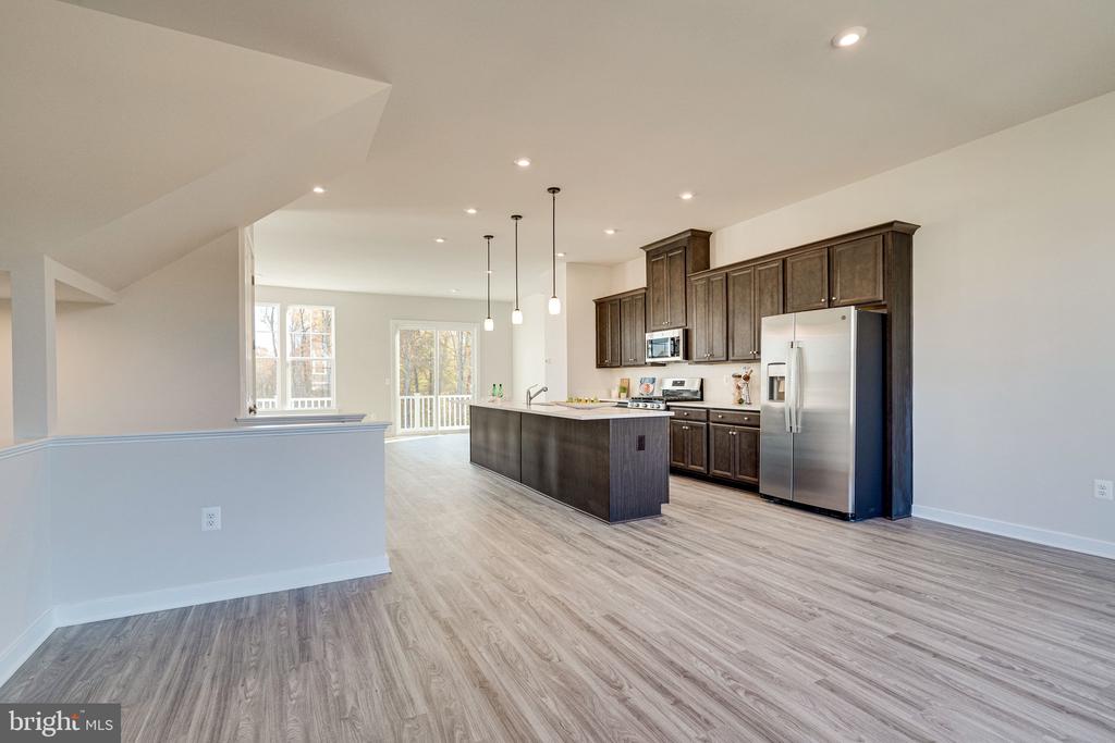 1759 AUTUMN MAPLE LEAF DRIVE