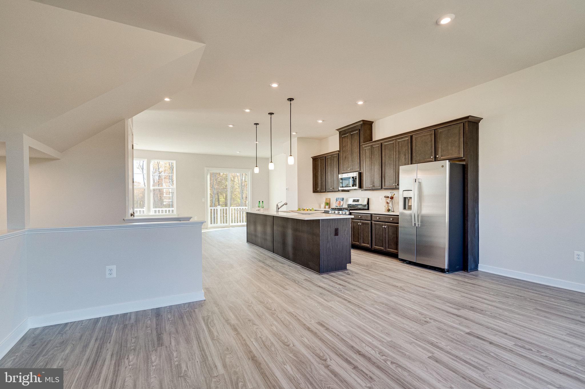 1759 AUTUMN MAPLE LEAF DRIVE