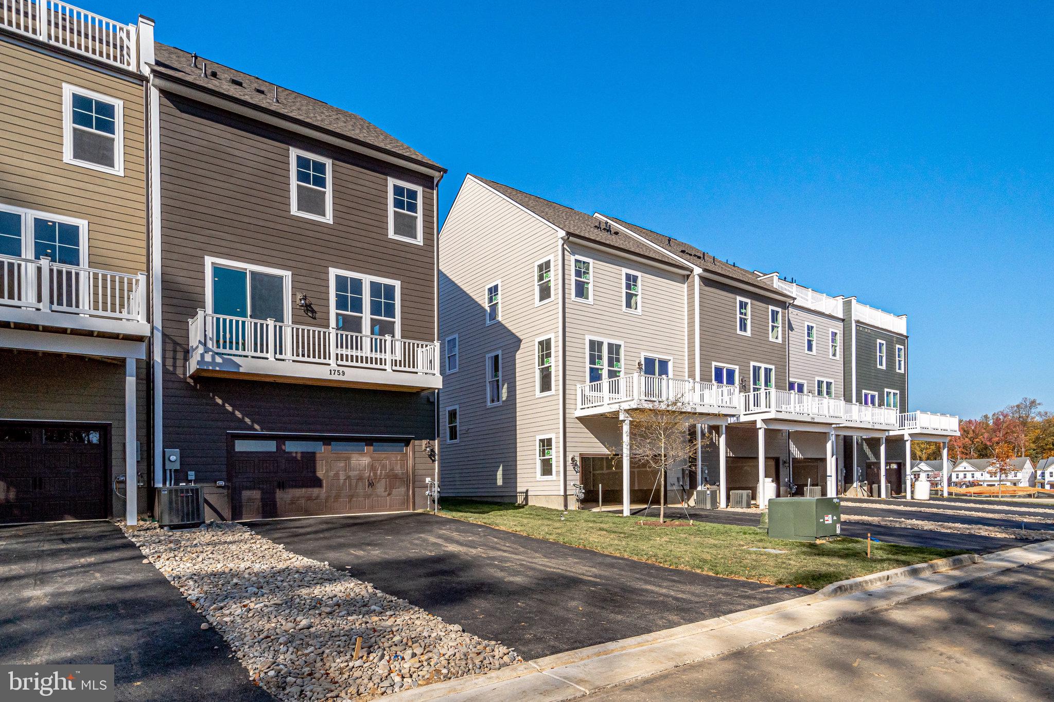 1759 AUTUMN MAPLE LEAF DRIVE