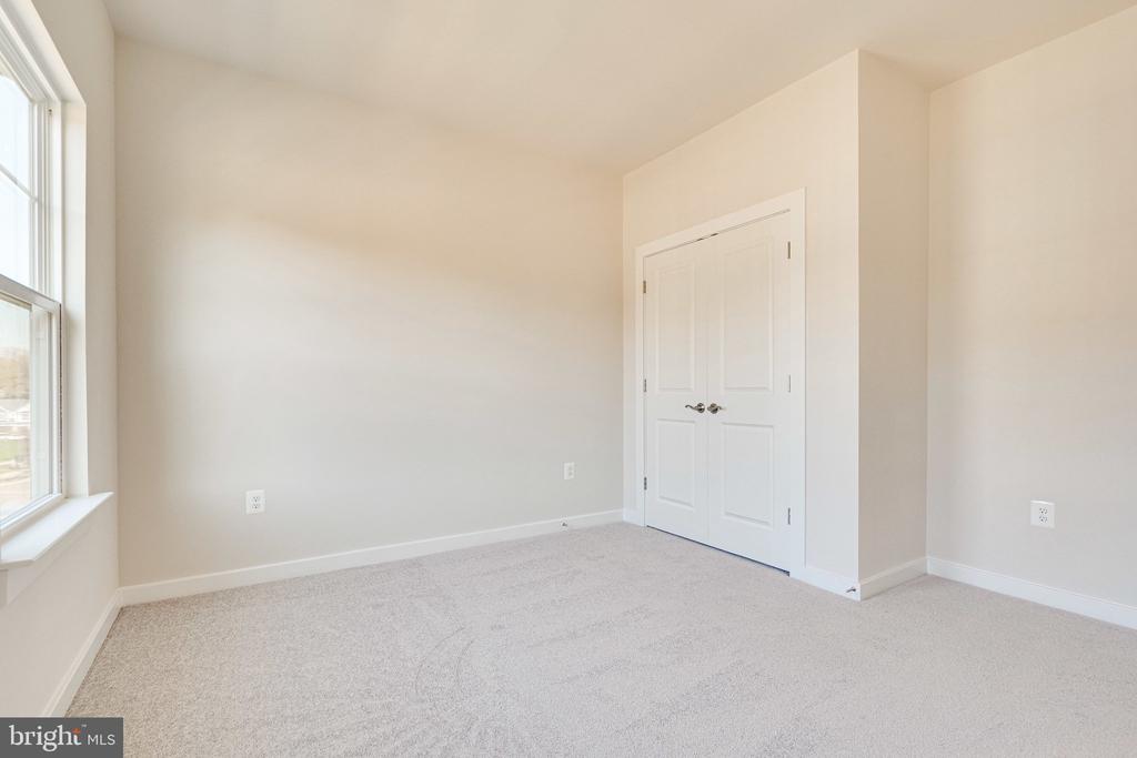 1759 AUTUMN MAPLE LEAF DRIVE
