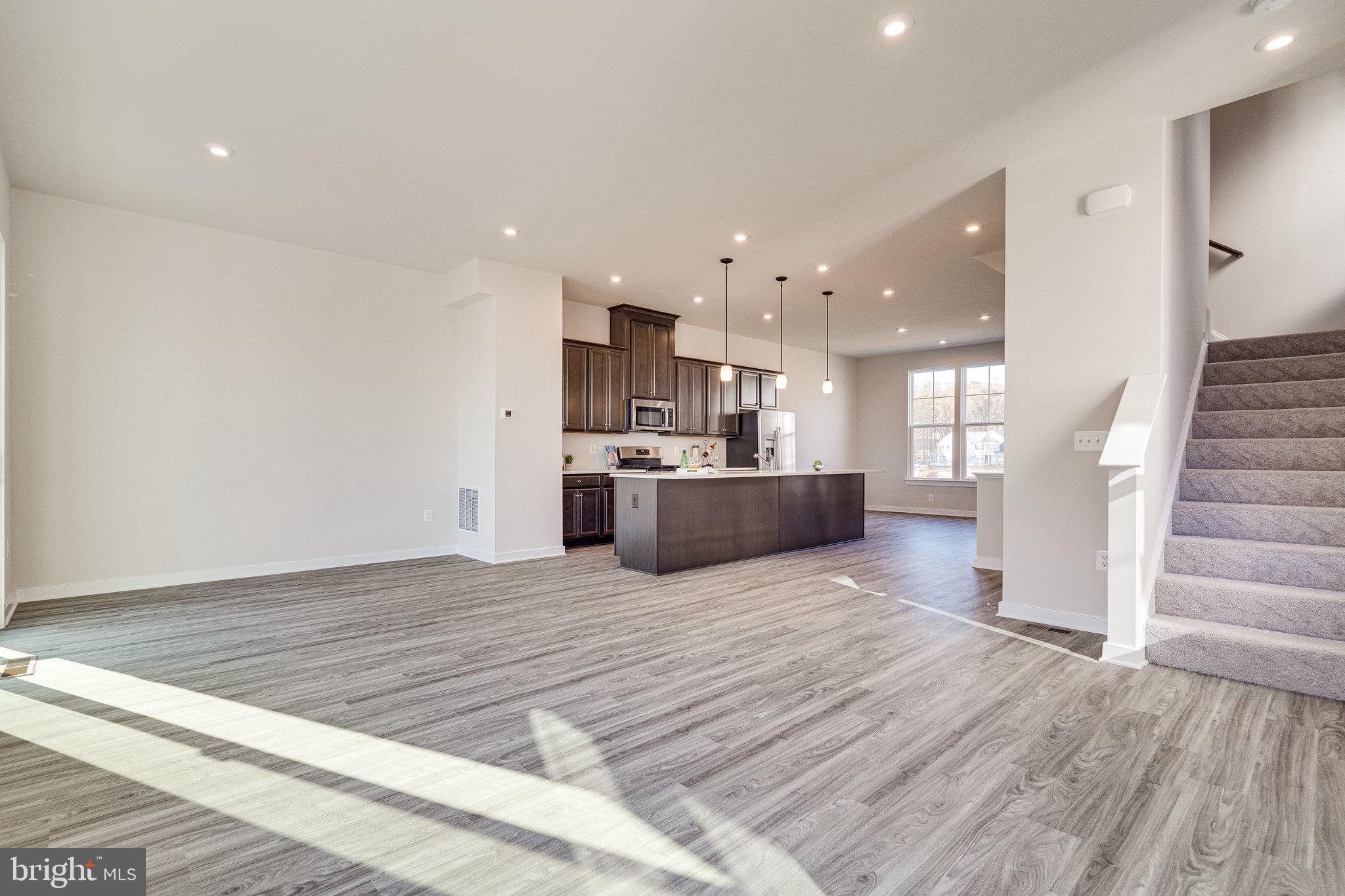 1759 AUTUMN MAPLE LEAF DRIVE