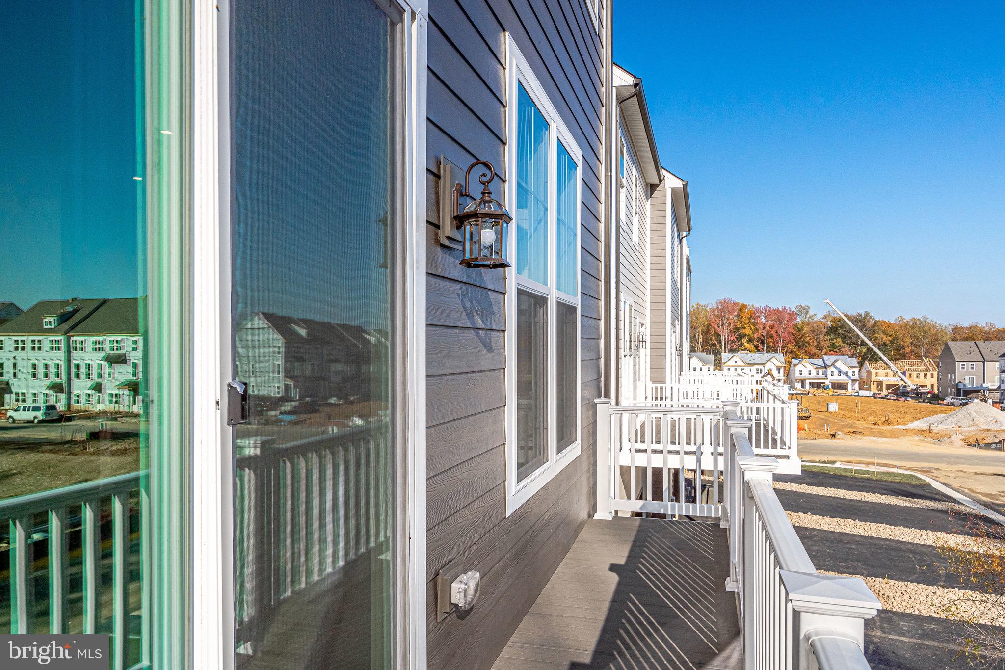 1759 AUTUMN MAPLE LEAF DRIVE