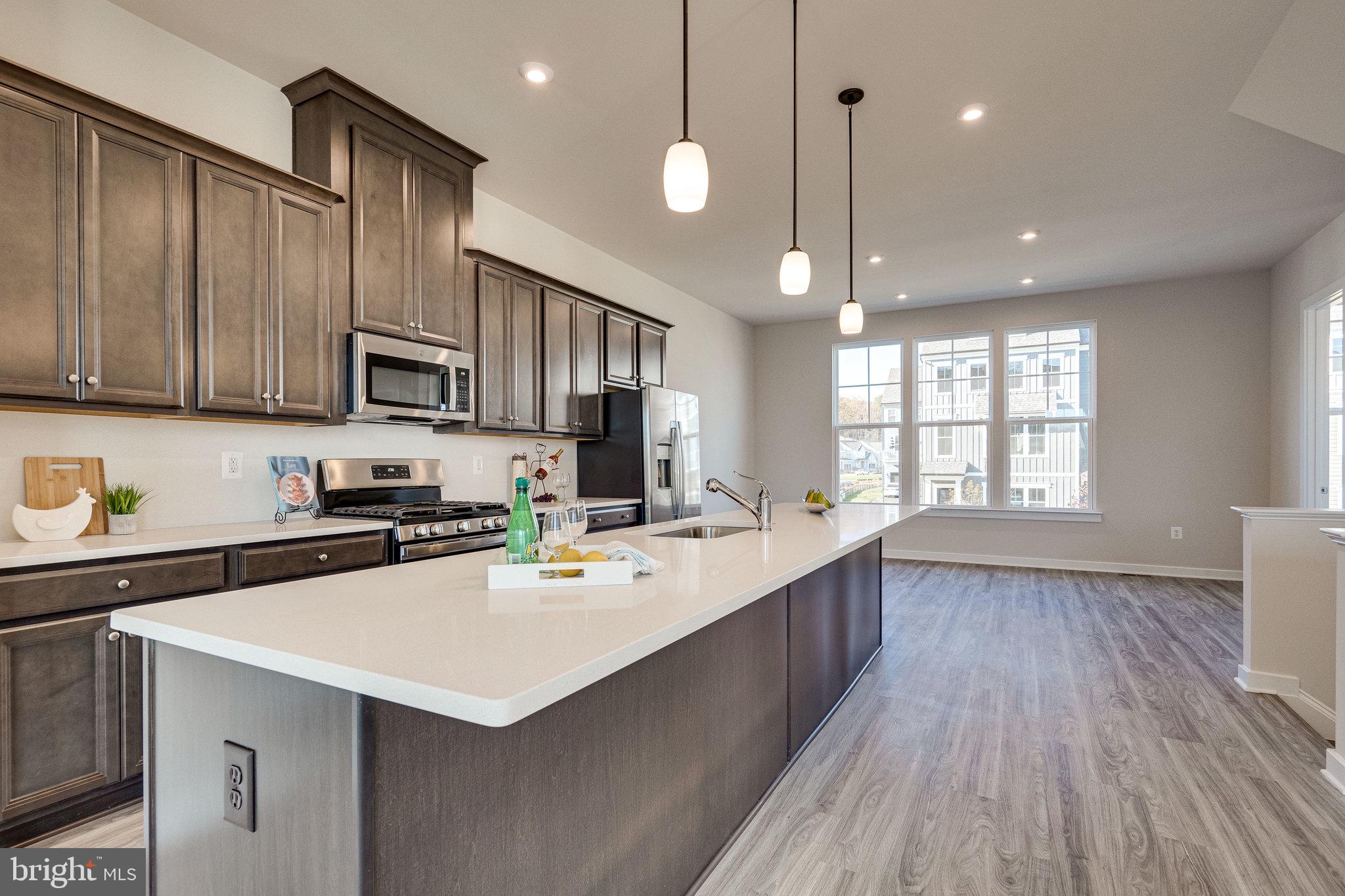 1759 AUTUMN MAPLE LEAF DRIVE