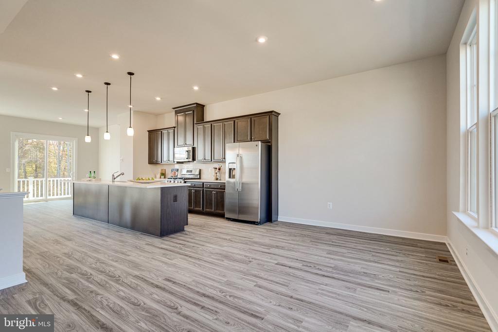 1759 AUTUMN MAPLE LEAF DRIVE