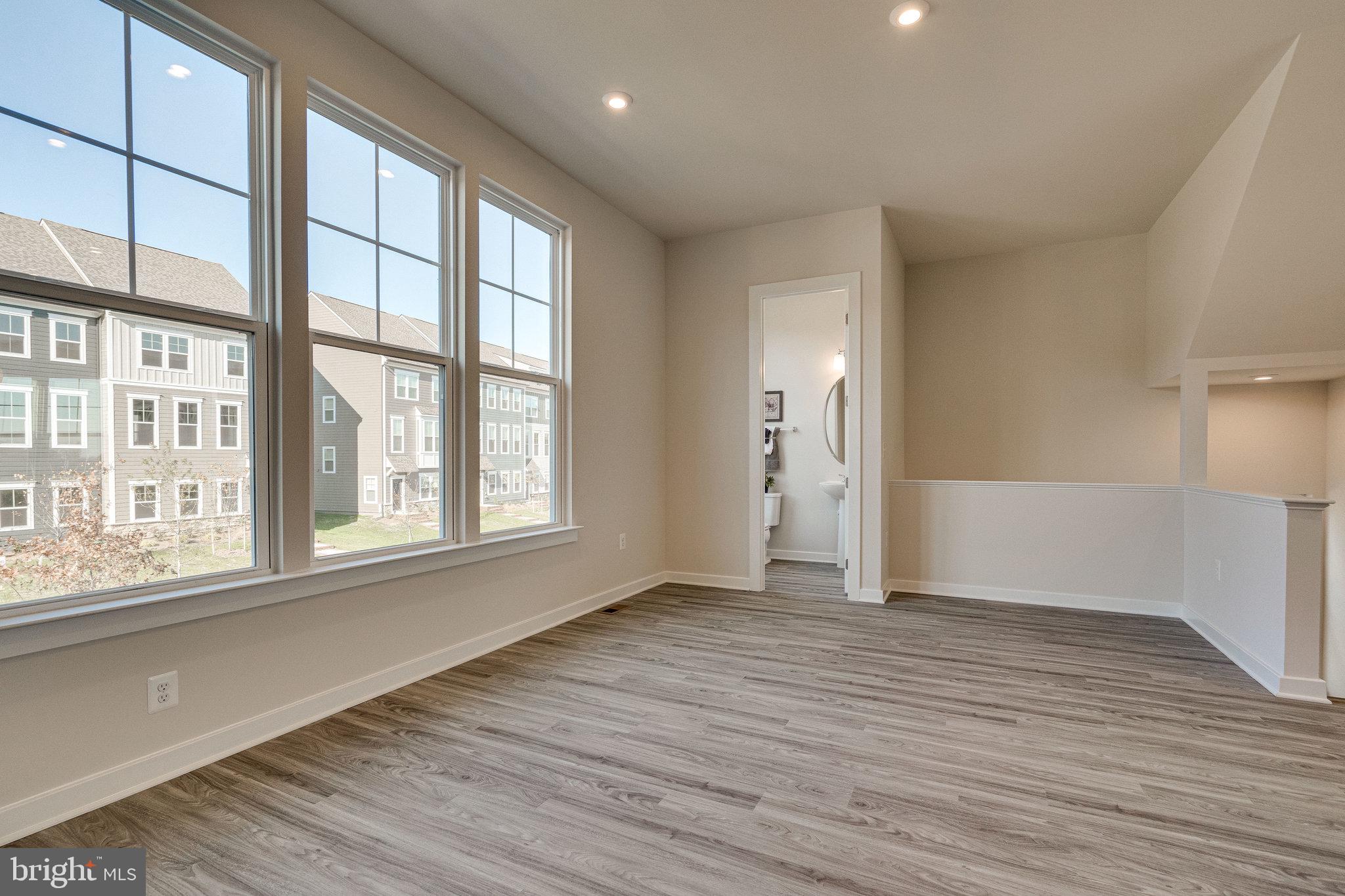 1759 AUTUMN MAPLE LEAF DRIVE