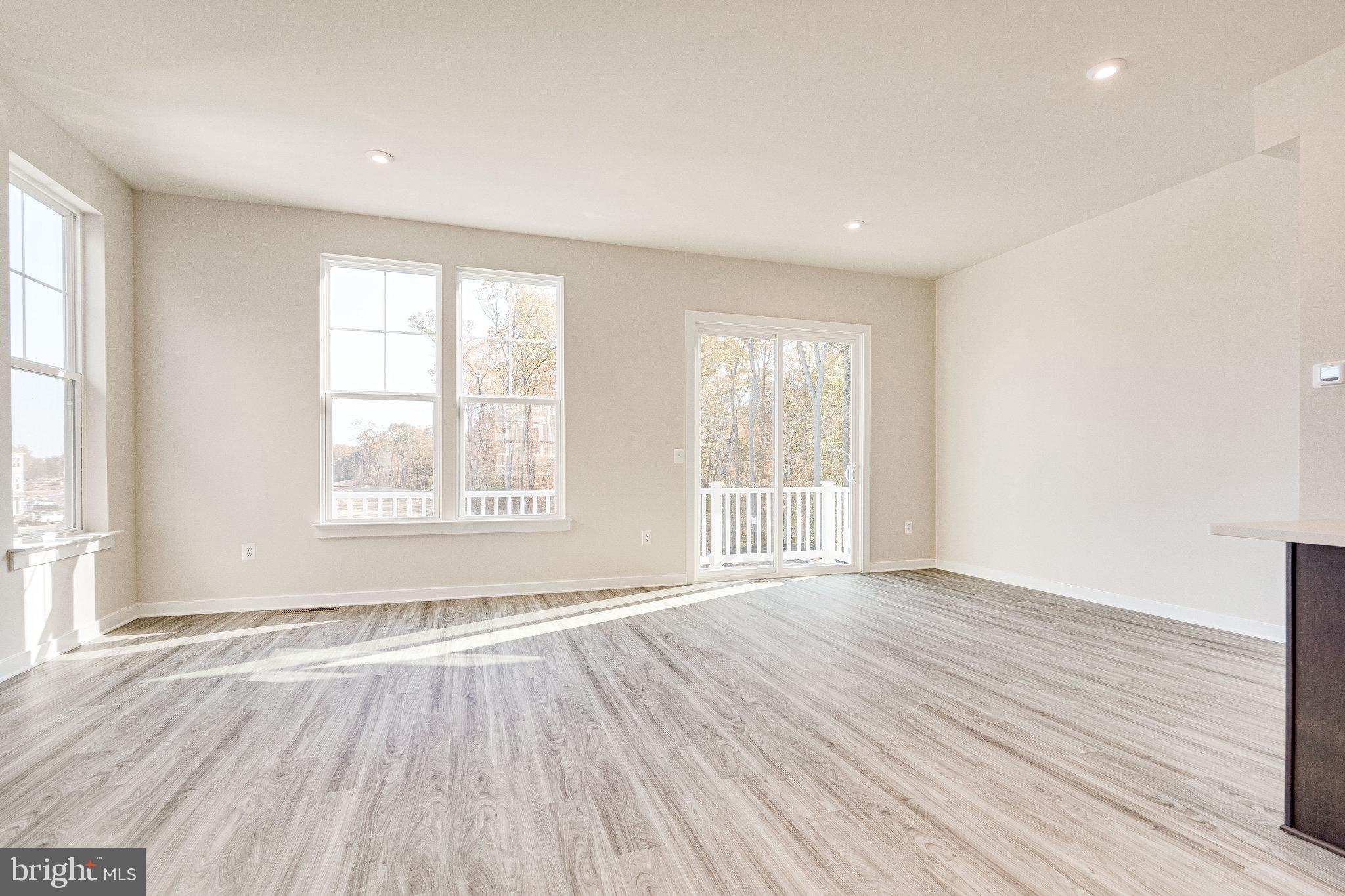 1759 AUTUMN MAPLE LEAF DRIVE