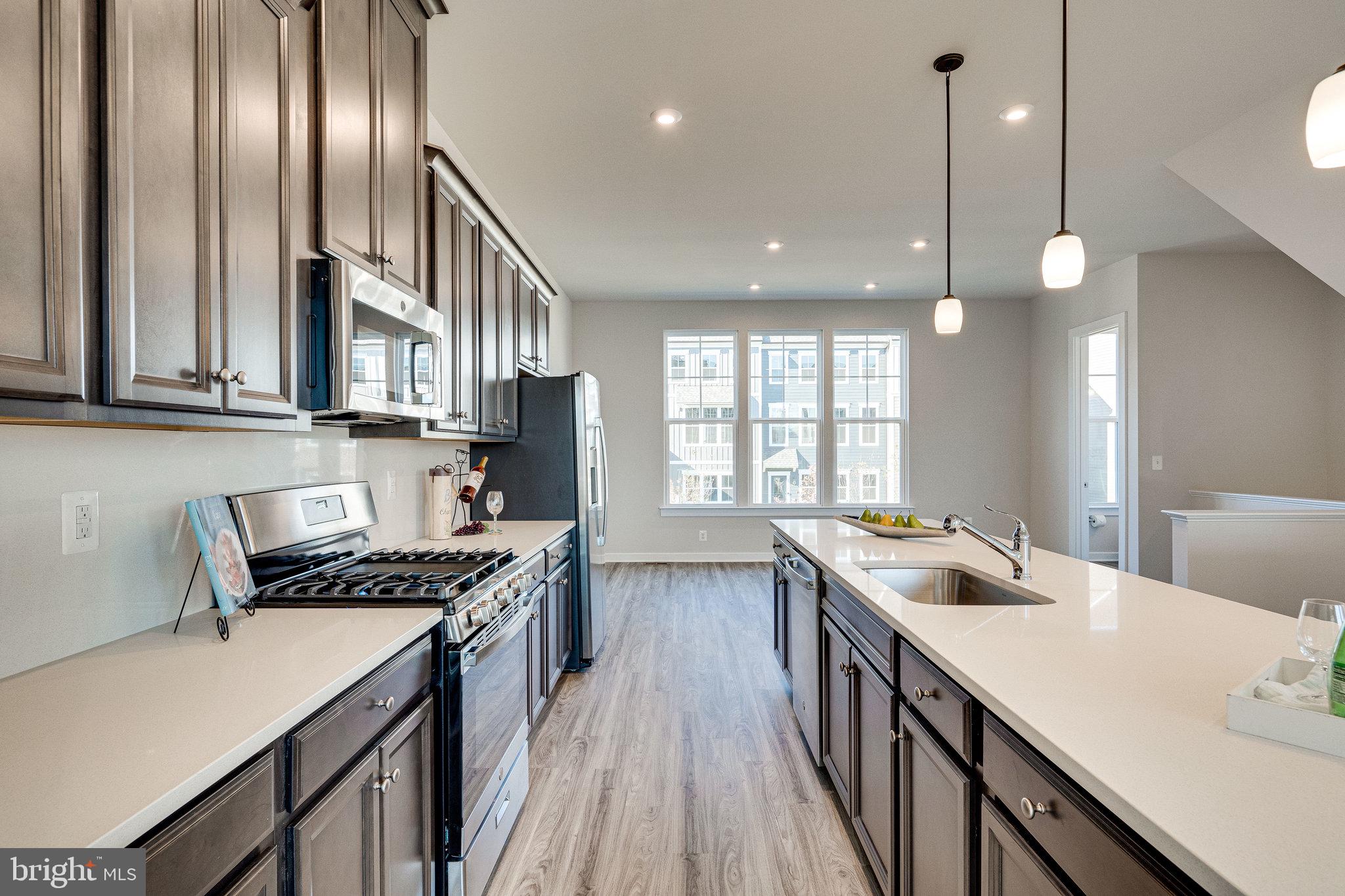 1759 AUTUMN MAPLE LEAF DRIVE