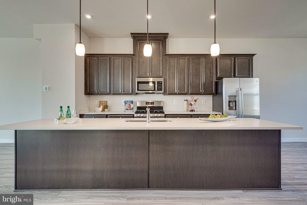 1759 AUTUMN MAPLE LEAF DRIVE