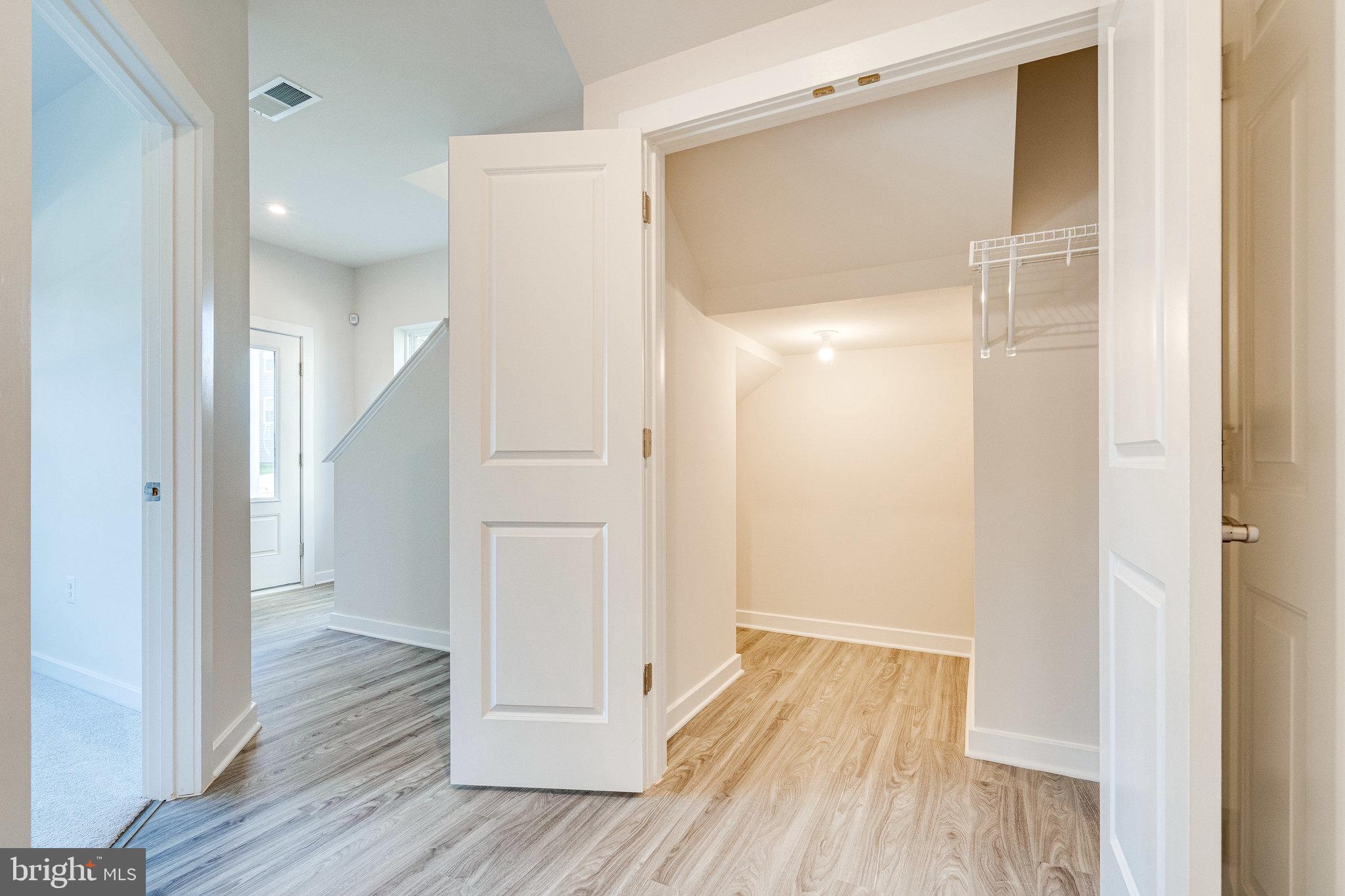 1759 AUTUMN MAPLE LEAF DRIVE