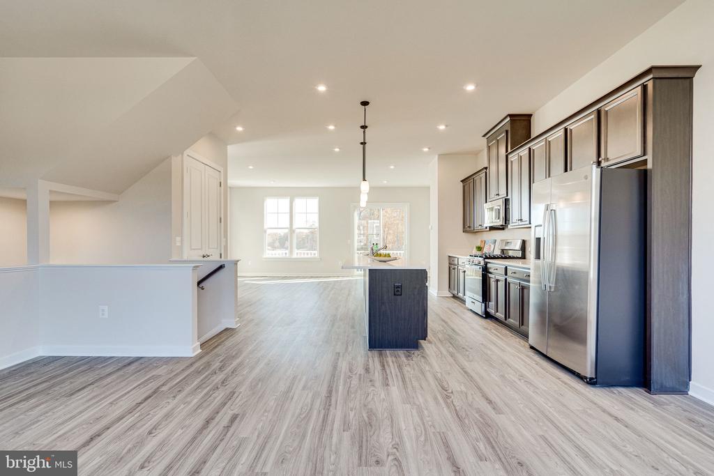 1759 AUTUMN MAPLE LEAF DRIVE