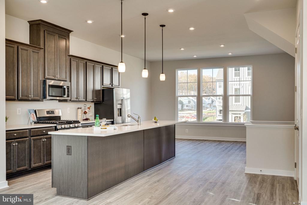 1759 AUTUMN MAPLE LEAF DRIVE