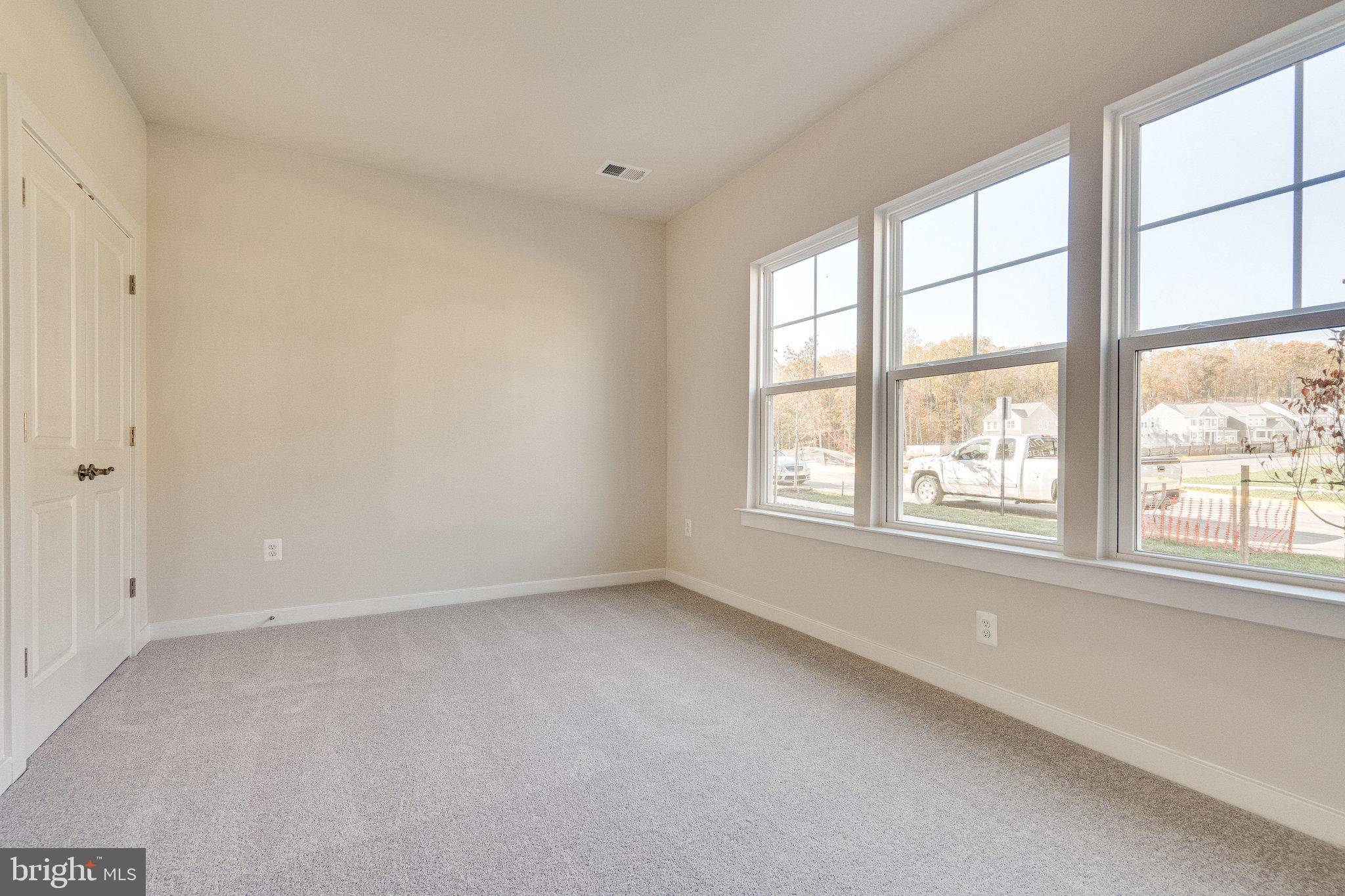 1759 AUTUMN MAPLE LEAF DRIVE