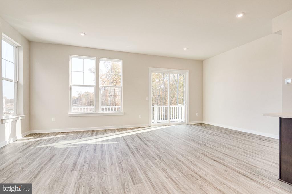 1759 AUTUMN MAPLE LEAF DRIVE