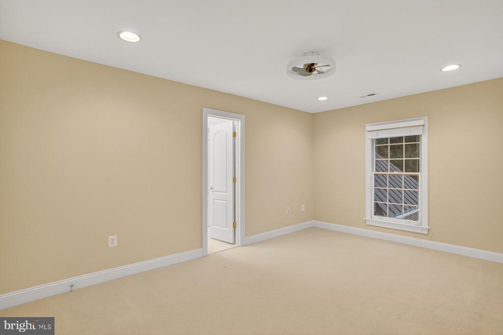 8178 SNEAD LOOP