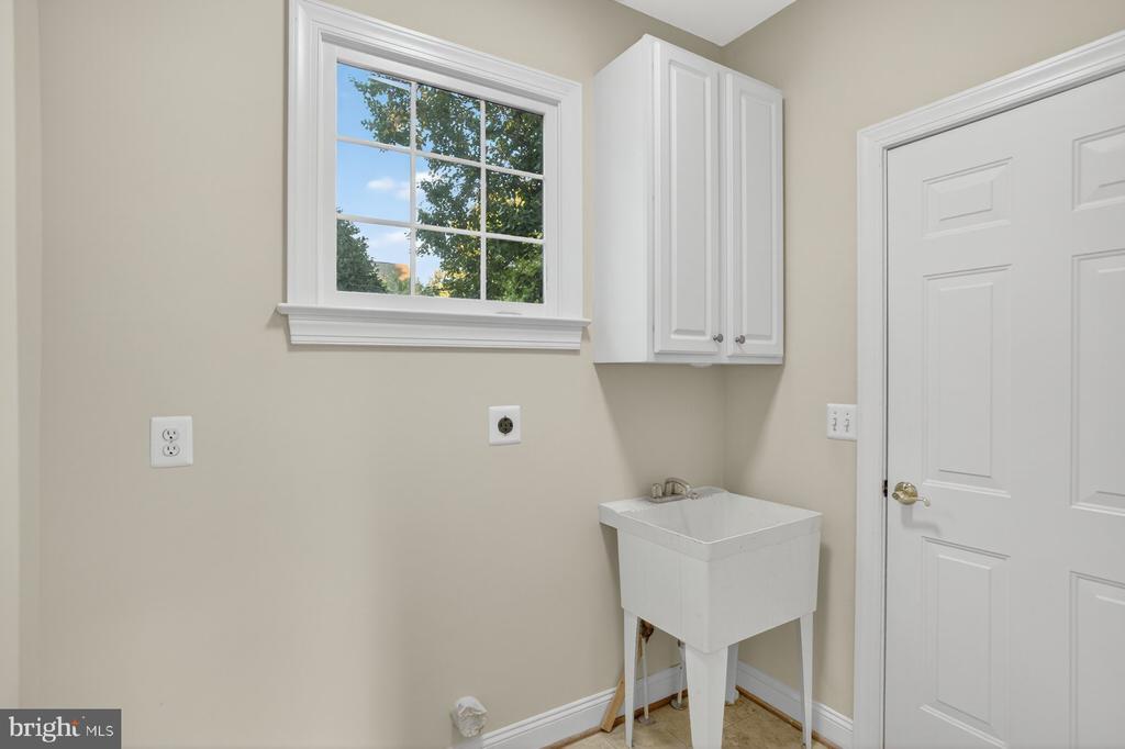 8178 SNEAD LOOP