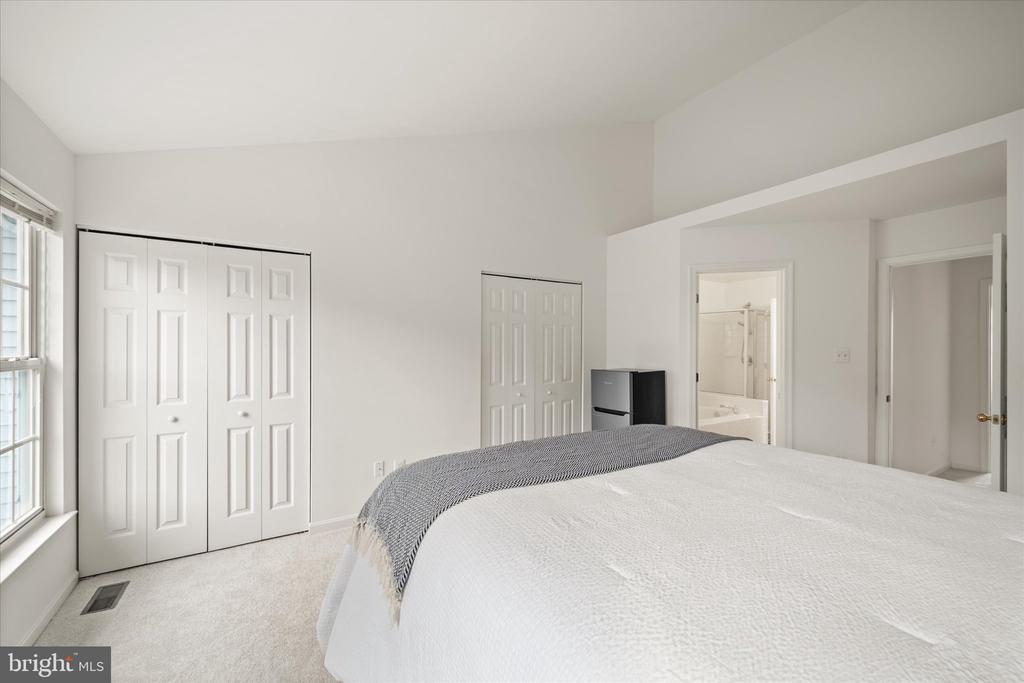 8878 STABLE FOREST PLACE