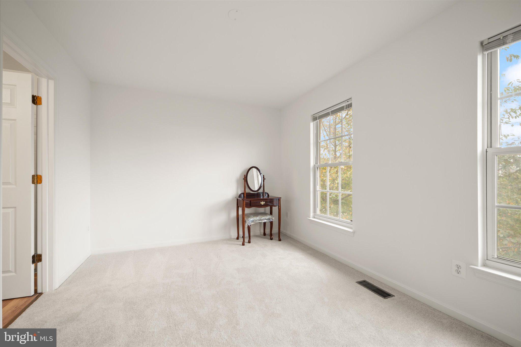 8878 STABLE FOREST PLACE