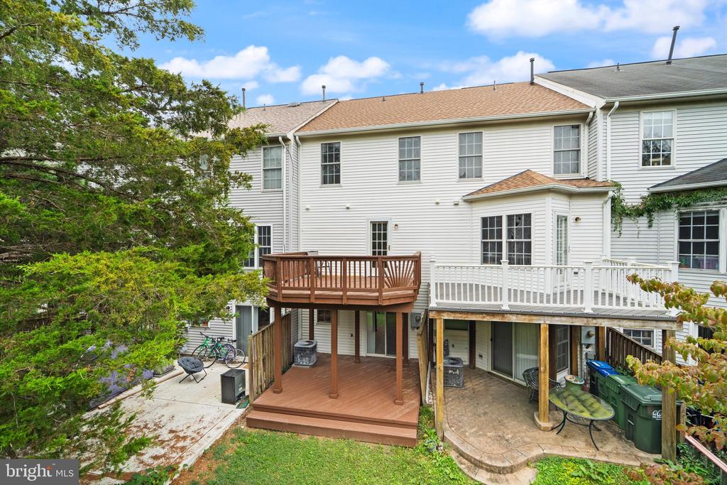 8878 STABLE FOREST PLACE