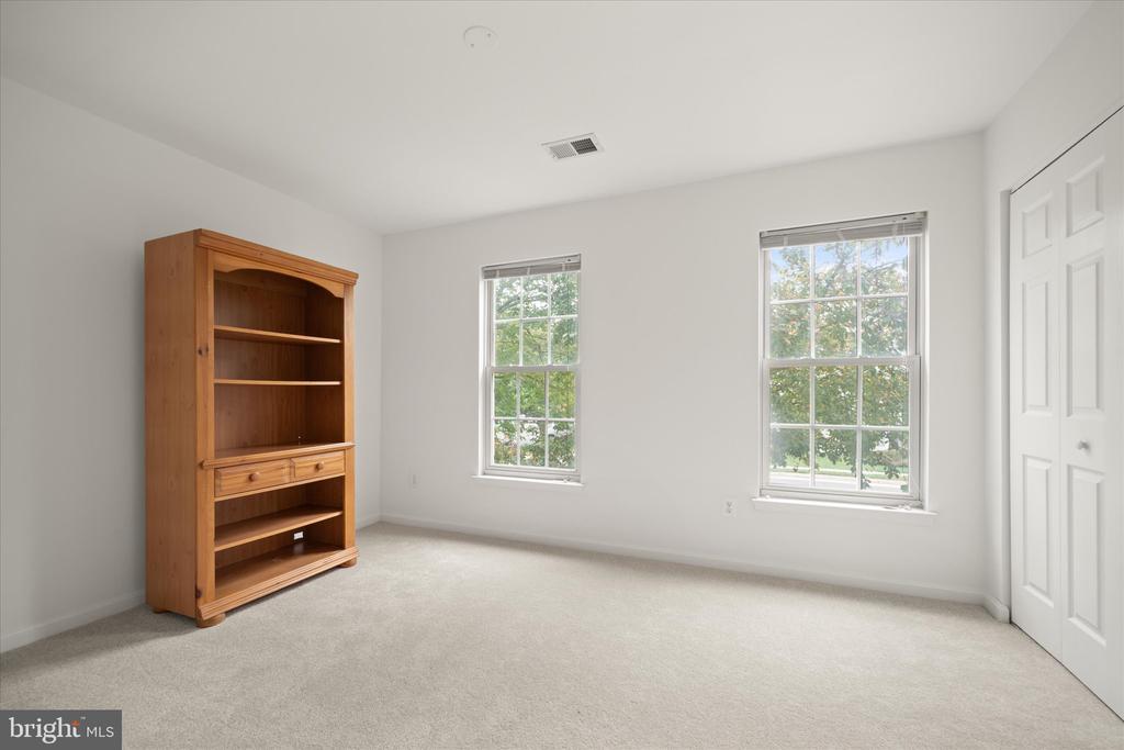 8878 STABLE FOREST PLACE