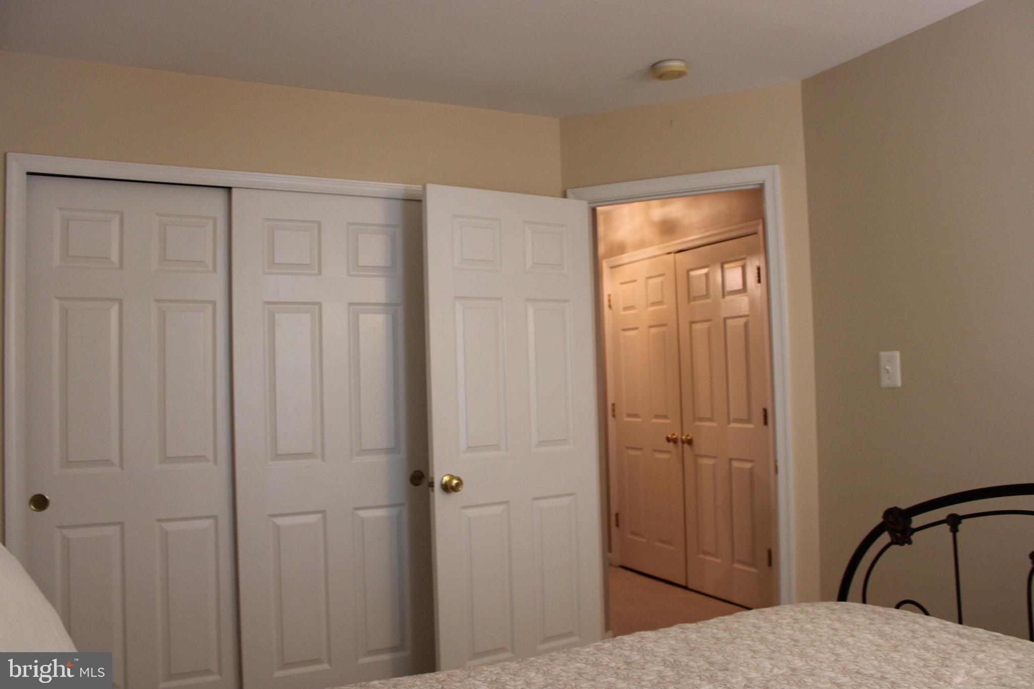 14186 HUNTERS RUN WAY