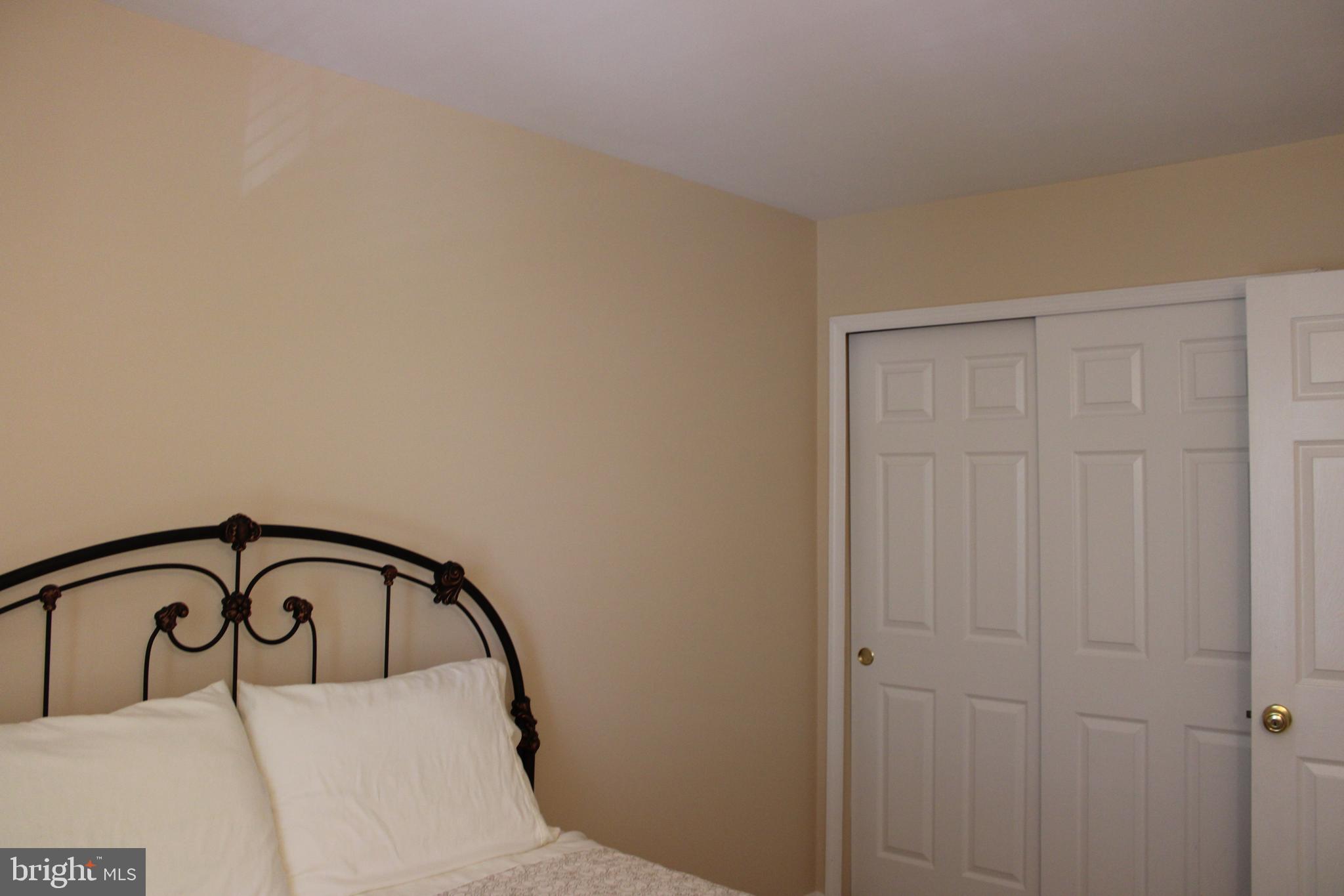 14186 HUNTERS RUN WAY