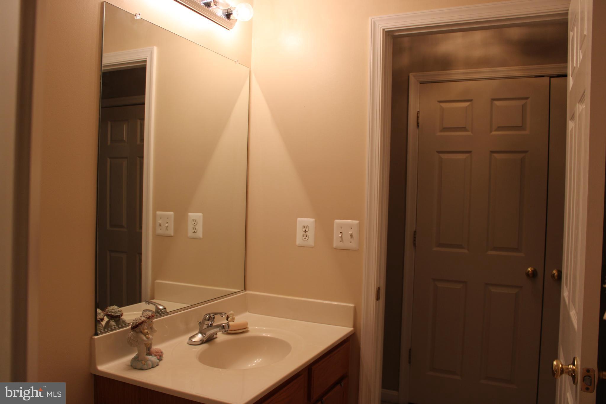 14186 HUNTERS RUN WAY