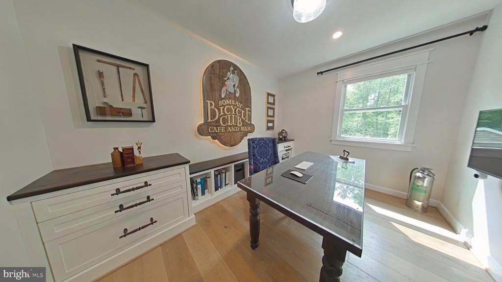 5242 SUDBERRY LANE