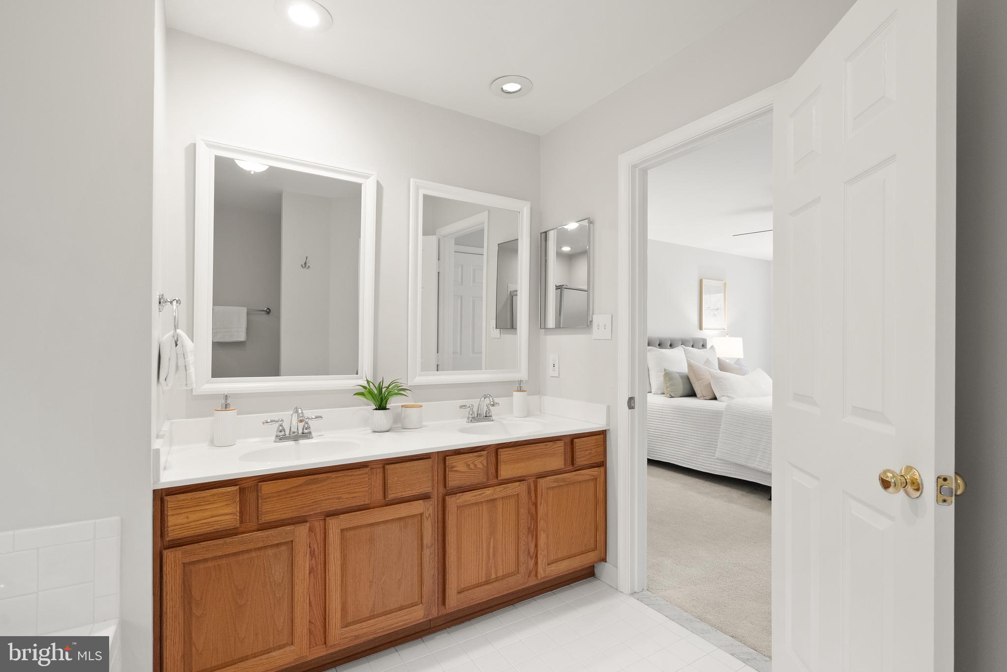 11781 FINGERLAKE WAY