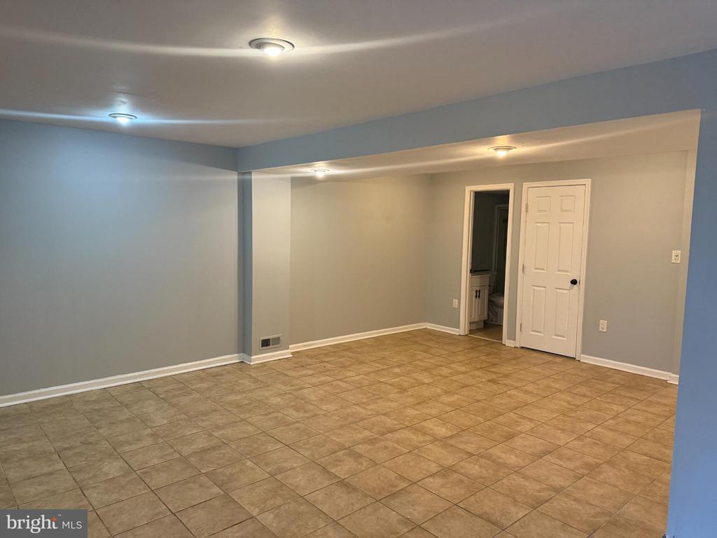 2851 BOWES LANE