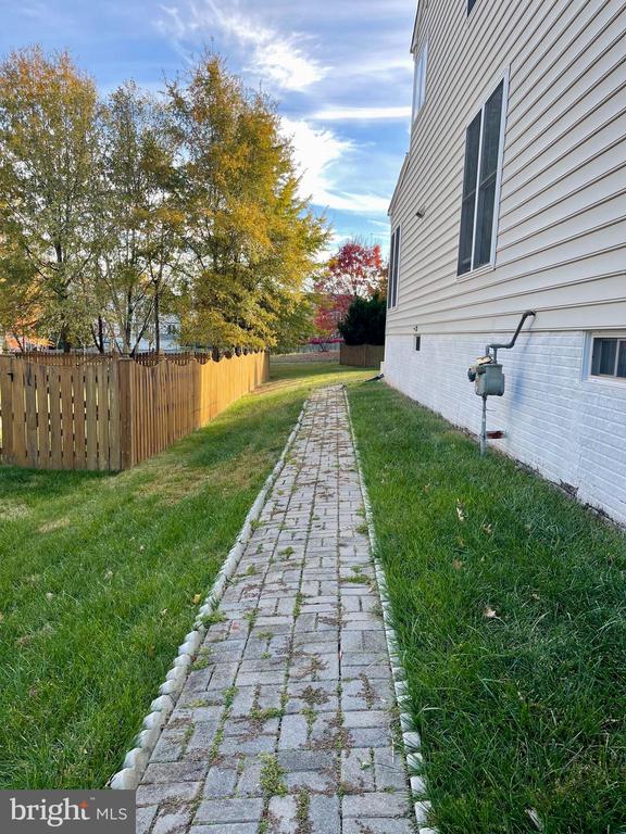 9113 LAUREL HIGHLANDS PLACE