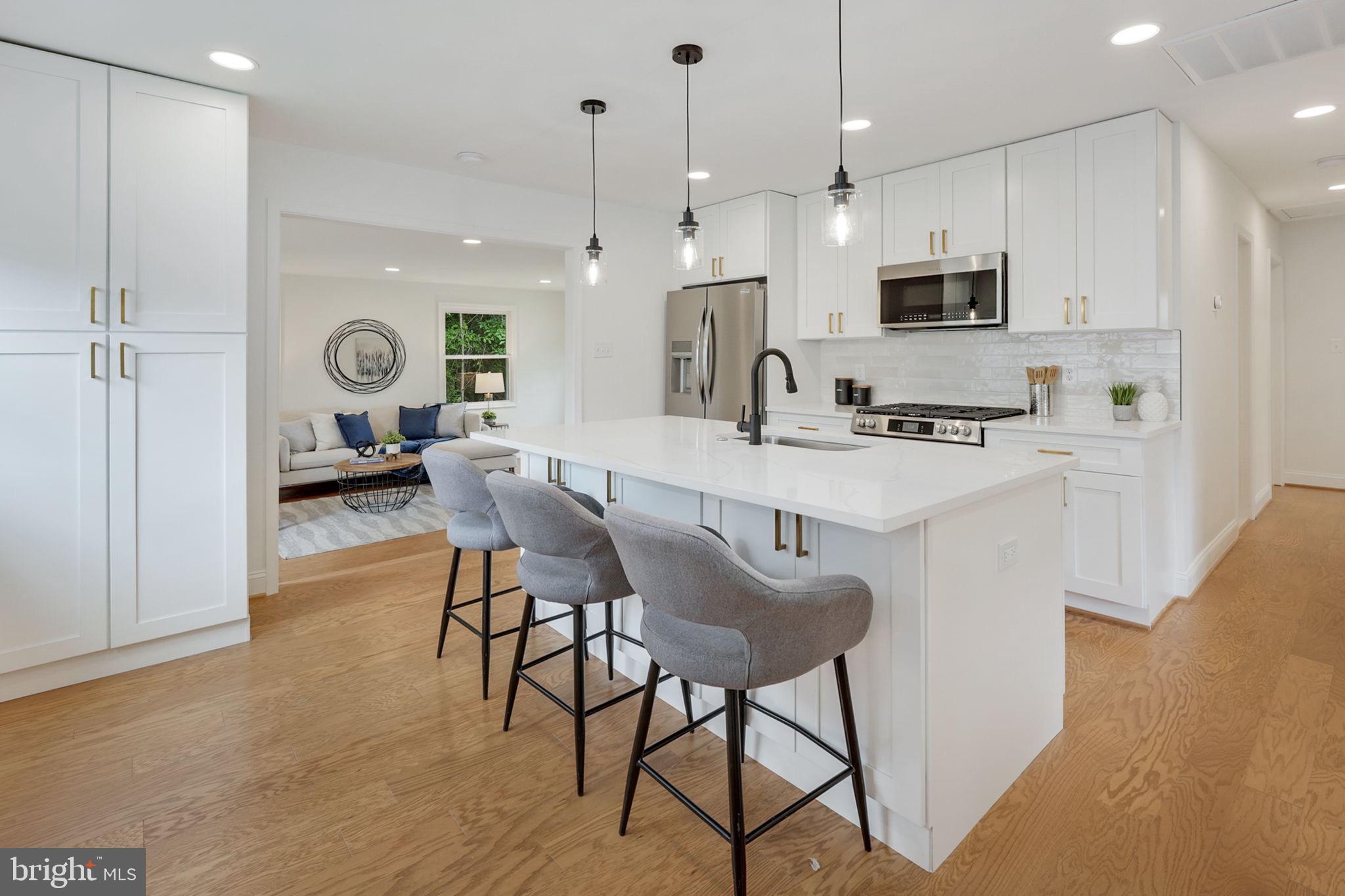 14332 BELLEVILLE AVENUE