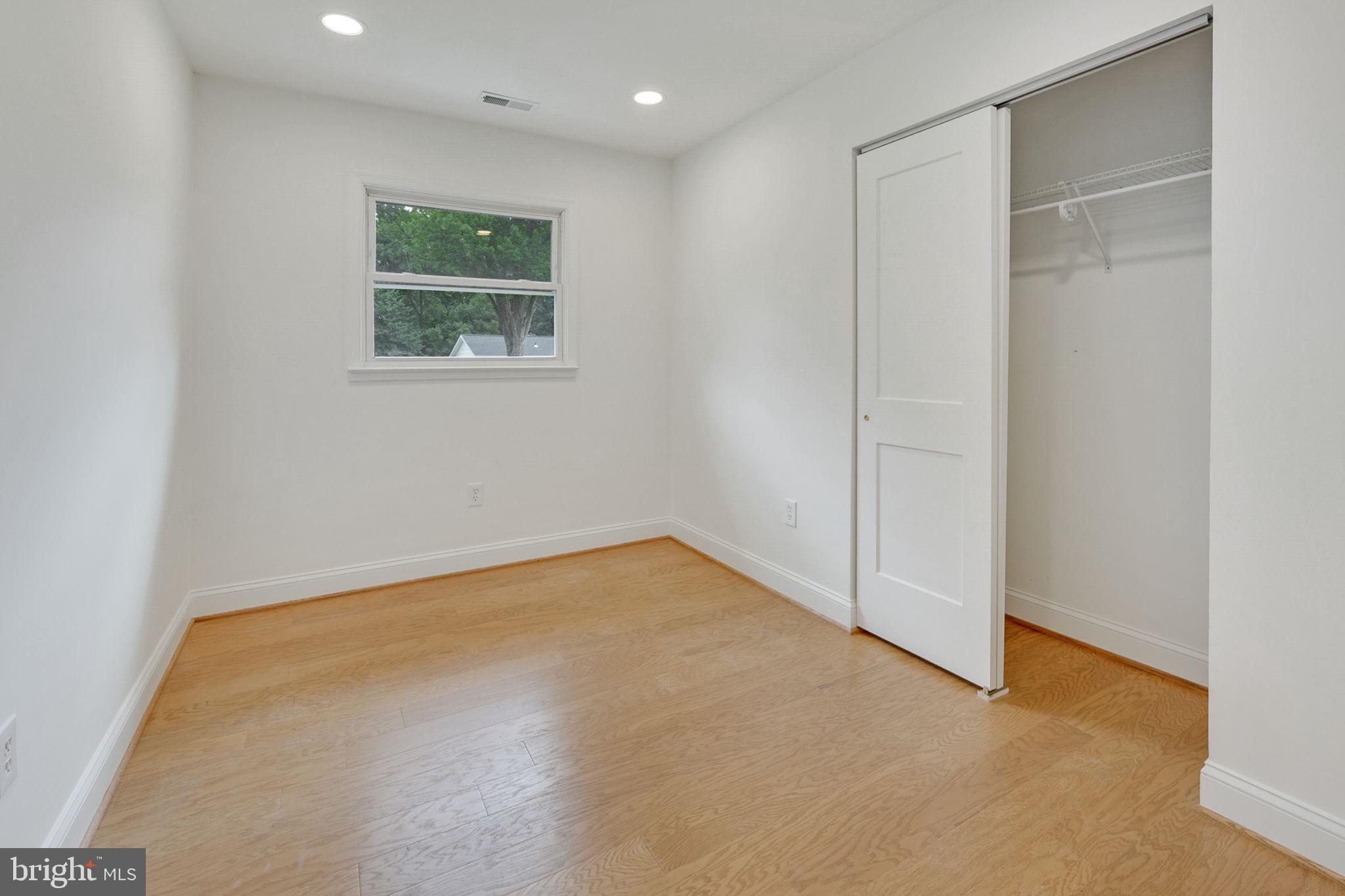 14332 BELLEVILLE AVENUE