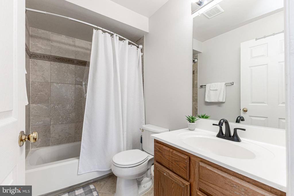 8091 LACY DRIVE 201