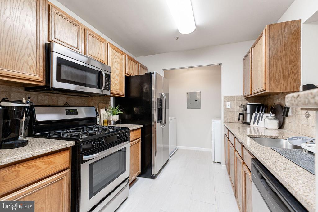 8091 LACY DRIVE 201