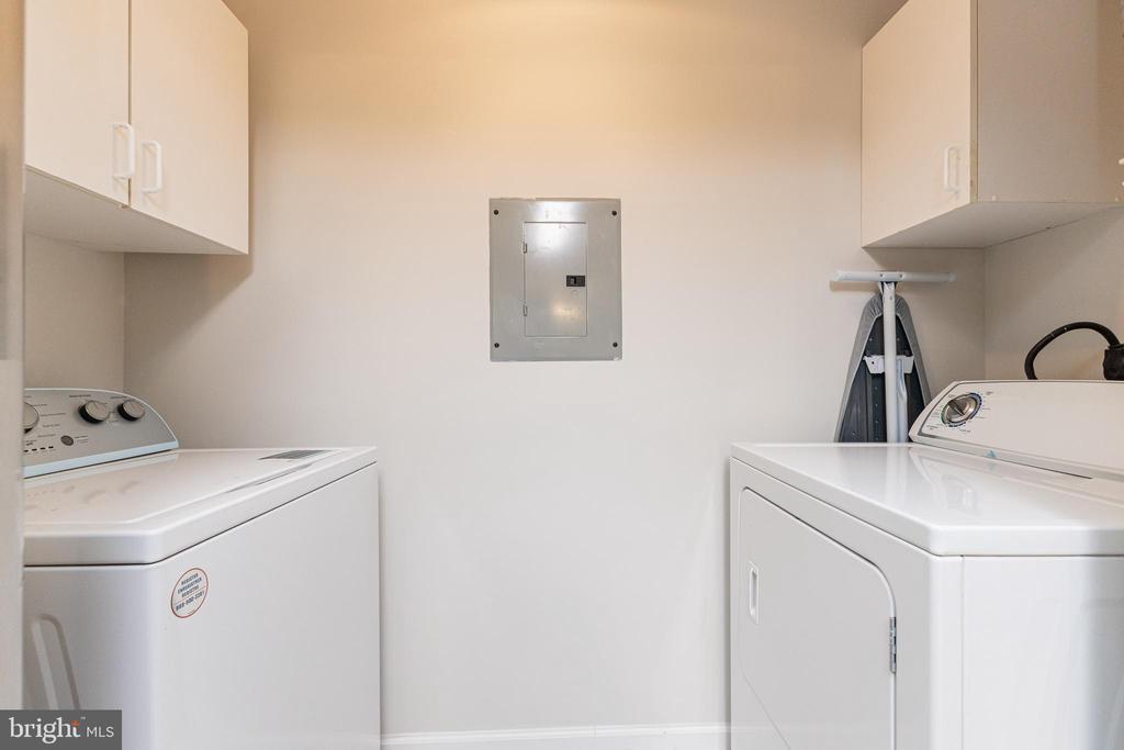 8091 LACY DRIVE 201