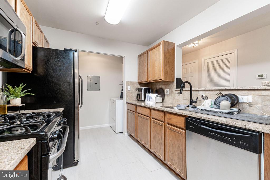 8091 LACY DRIVE 201