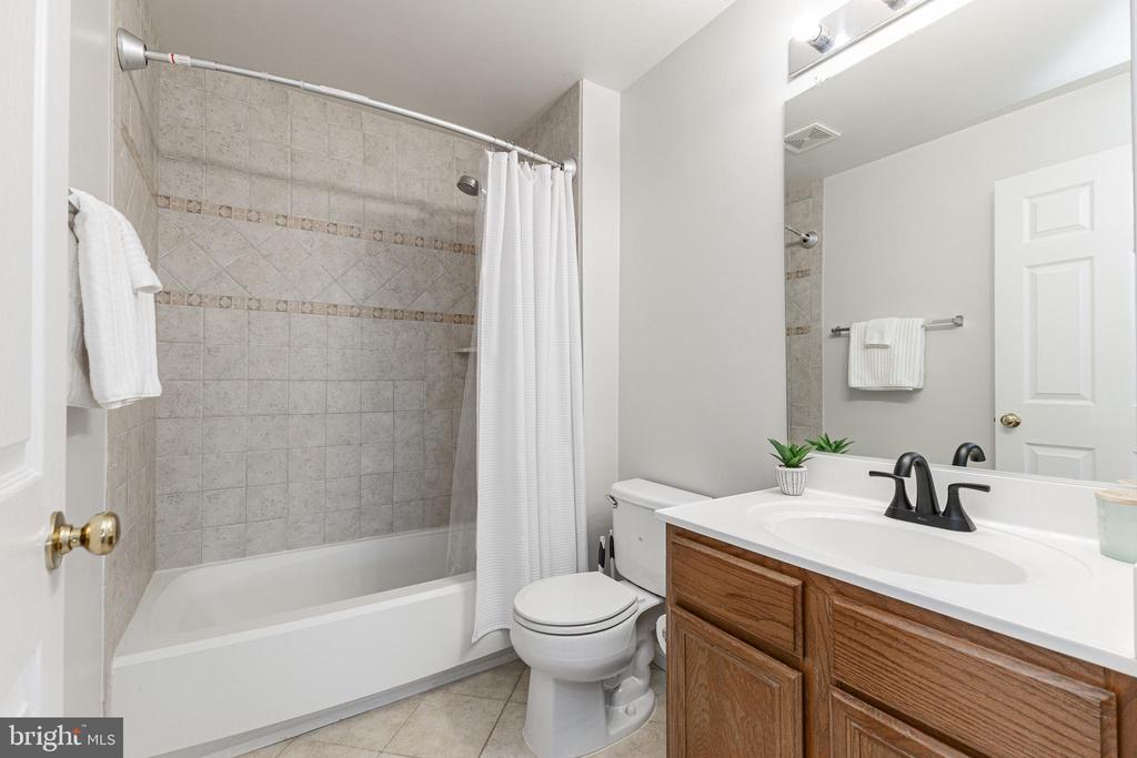 8091 LACY DRIVE 201