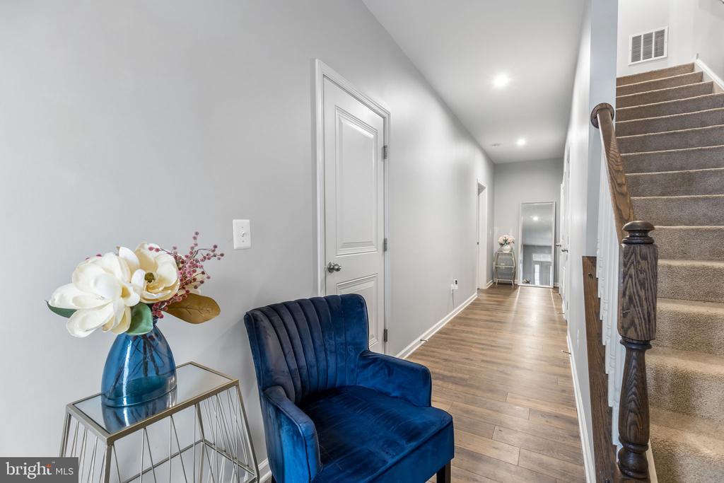 1592 DOROTHY LANE