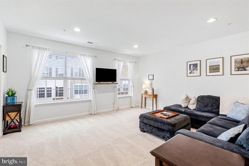 16884 PORTERS INN DRIVE