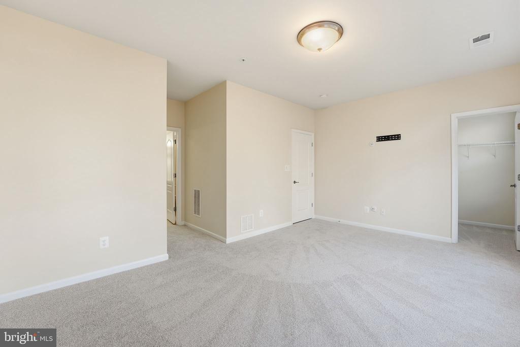 4936 DANE RIDGE CIRCLE