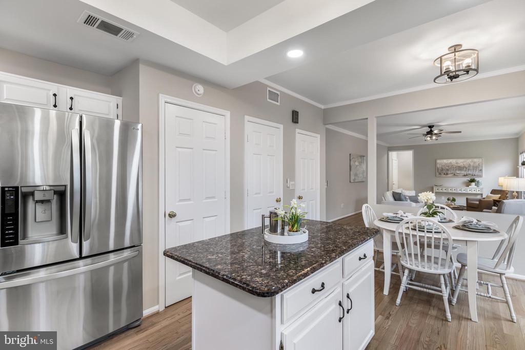 2796 MAPLE RIDGE DRIVE