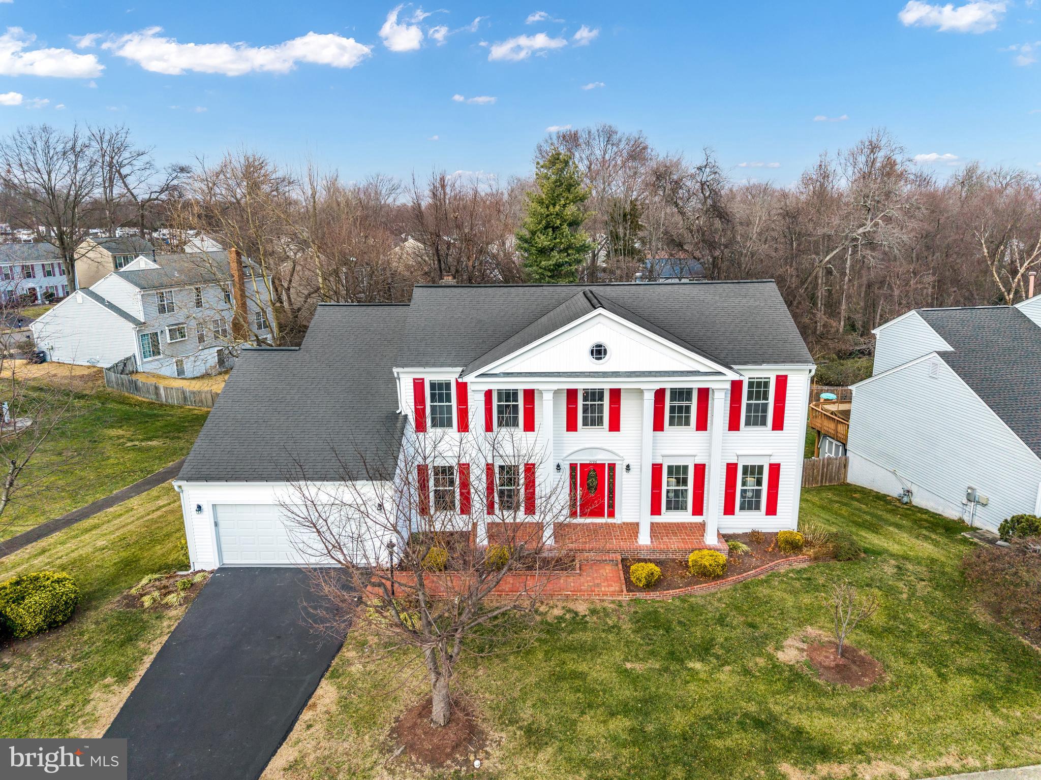 2796 MAPLE RIDGE DRIVE