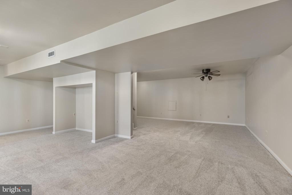 2796 MAPLE RIDGE DRIVE