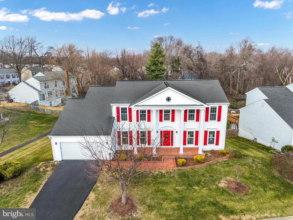 2796 MAPLE RIDGE DRIVE