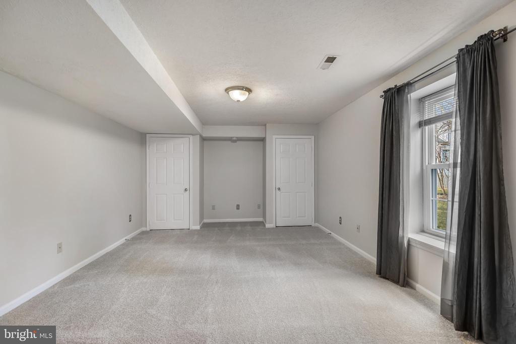 2796 MAPLE RIDGE DRIVE