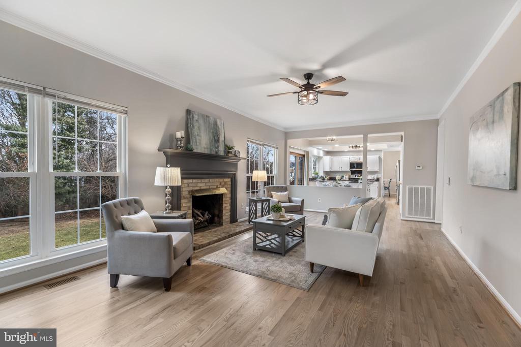 2796 MAPLE RIDGE DRIVE