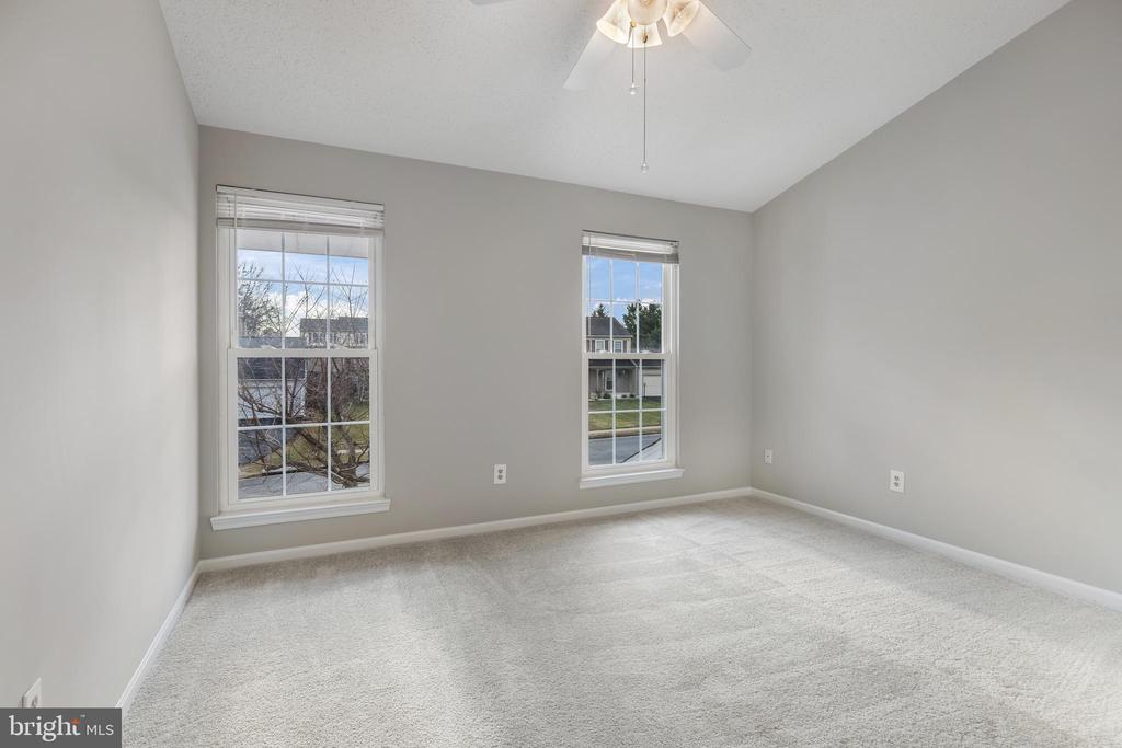 2796 MAPLE RIDGE DRIVE
