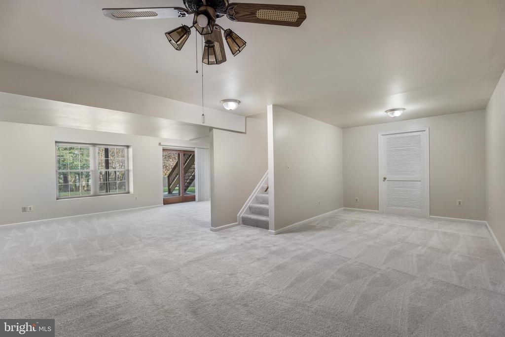 2796 MAPLE RIDGE DRIVE