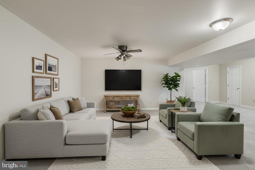 2796 MAPLE RIDGE DRIVE