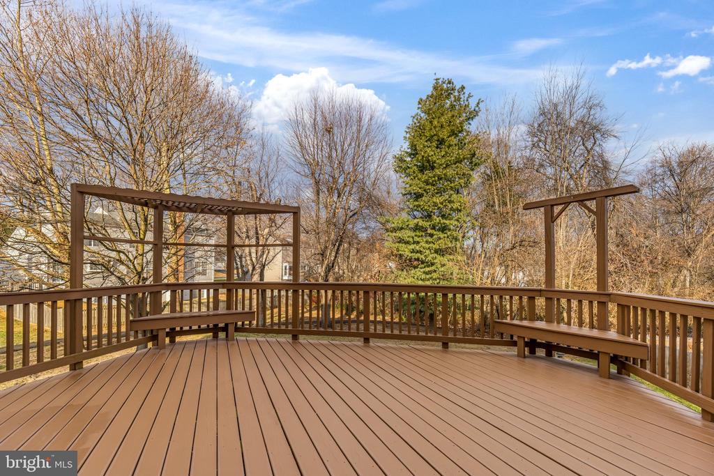 2796 MAPLE RIDGE DRIVE